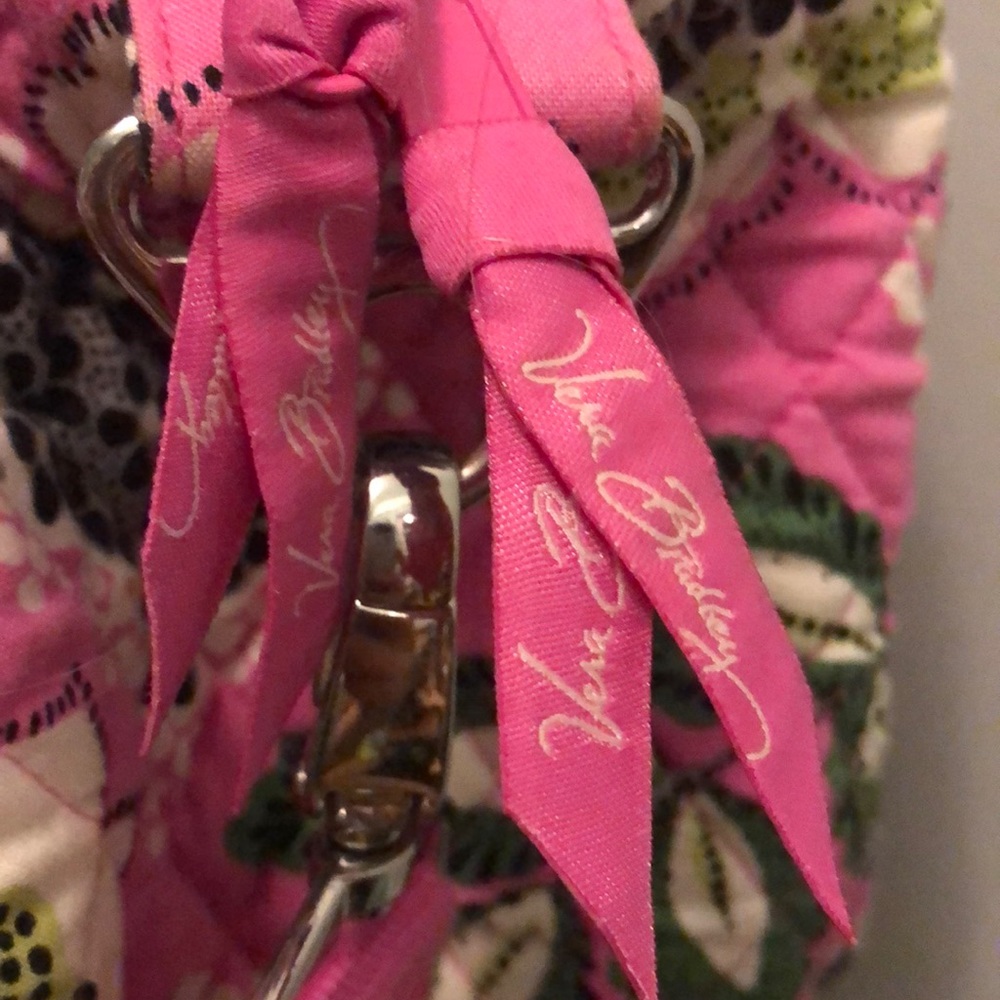 PINK VERA BRADLEY DUFFLE - Picture 12 of 12